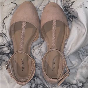 Nude dressy flats